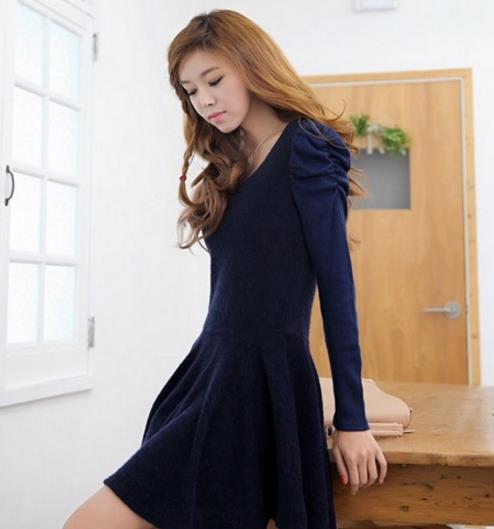 圆领泡泡袖连衣裙搭配高跟单鞋：这个秋天你穿对了吗