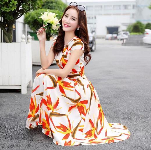 黑白格子露肩连衣裙搭配：洋气减龄小女人味十足（图）