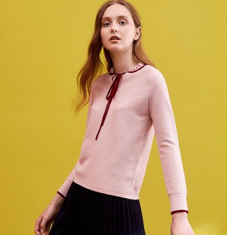 小脚裤搭配灯笼袖纯色夹克衫：凸显青春无敌美少女