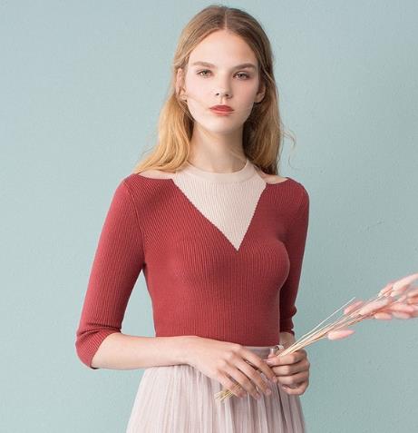 露肩撞色针织衫怎么搭配：显瘦百搭针织衫推荐（图）