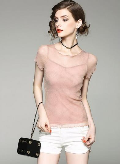 木耳边宽松T恤的多种搭配:T恤演绎文艺的味道(图) 木耳边宽松T恤的多种搭配:T恤演绎文艺的味道(图)