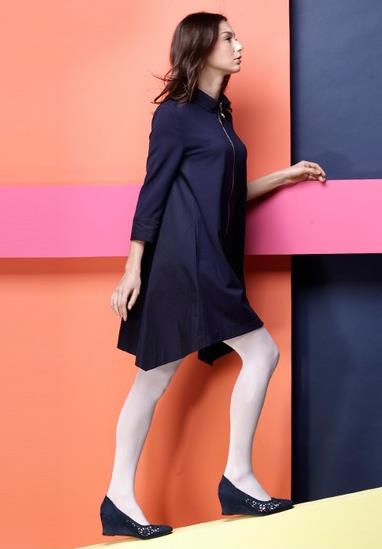 小个子这样穿帆布镂空草编坡跟鞋:彰显大长腿(图) 小个子这样穿帆布镂空草编坡跟鞋:彰显大长腿(图)