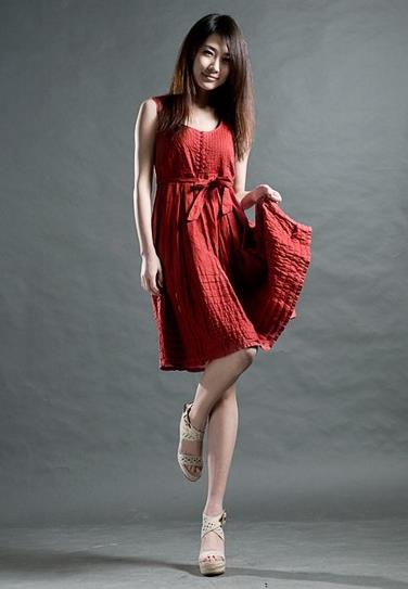 小个子这样穿帆布镂空草编坡跟鞋：彰显大长腿（图)