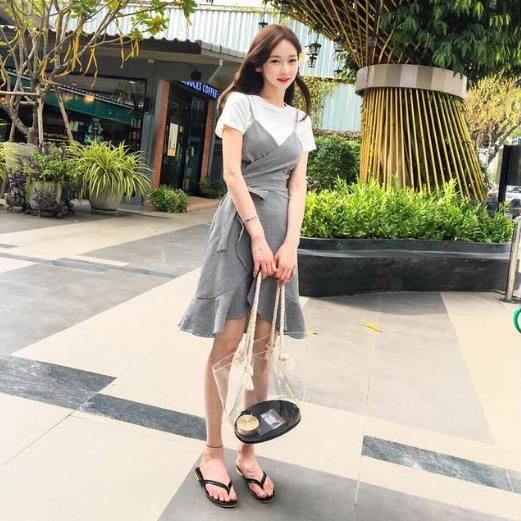 微胖MM穿荷叶边连衣裙:显高显瘦连衣裙推荐(图) 微胖MM穿荷叶边连衣裙:显高显瘦连衣裙推荐(图)