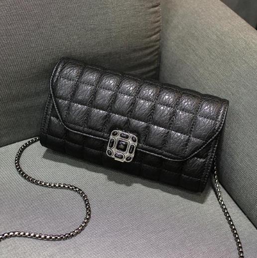 2017新款百搭链条绣花斜挎包：彰显女性古典美（图）