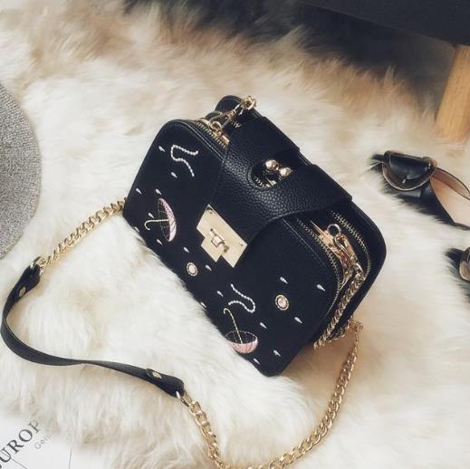 2017新款百搭链条绣花斜挎包：彰显女性古典美（图）