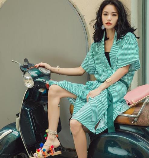 刺绣系带衬衫裙的多种搭配：个性时尚衬衫裙推荐（图）