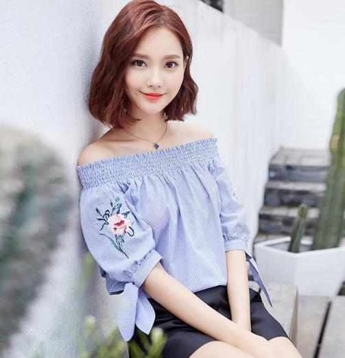 高腰裙搭配黑白格一字肩短衬衫:性感迷人女神范 高腰裙搭配黑白格一字肩短衬衫:性感迷人女神范