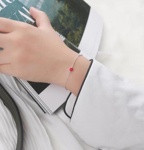 2017最流行时尚简约手镯手链:时尚唯美手链推荐 2017最流行时尚简约手镯手链:时尚唯美手链推荐