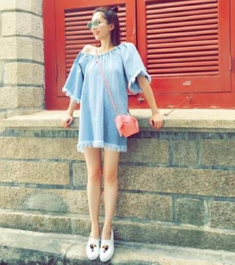 明星同款小花花猫跟凉鞋:彰显优雅从容复古风(图) 明星同款小花花猫跟凉鞋:彰显优雅从容复古风(图)