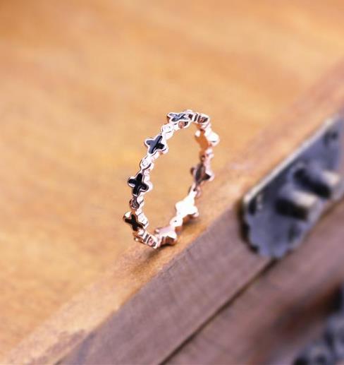 2017新款镂空玫瑰花戒指：时尚气质戒指推荐（图）