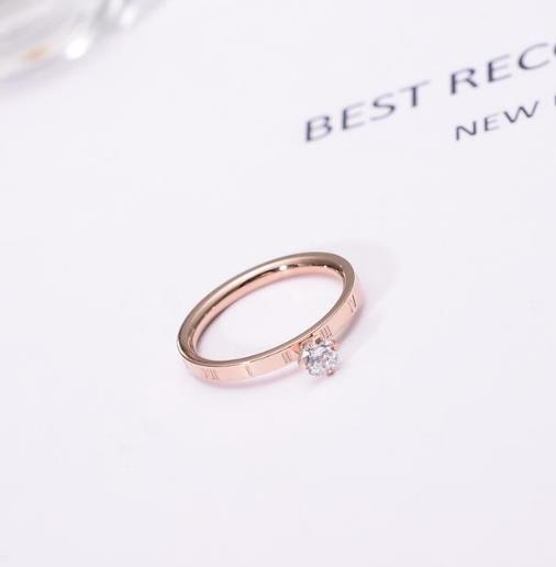 2017新款镂空玫瑰花戒指：时尚气质戒指推荐（图）