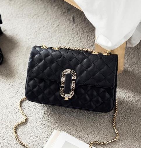 2017最流行的5款百搭斜挎包：大方简约斜挎包推荐