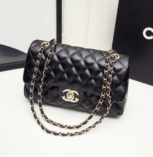 2017最流行的5款百搭斜挎包：大方简约斜挎包推荐