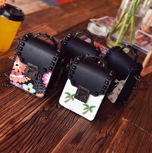 时尚圈新宠精致百搭链条小方包：简约小方包推荐（图)