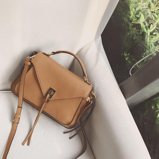 款式新颖的6款链条包：彰显着年轻一代张扬个性（图)