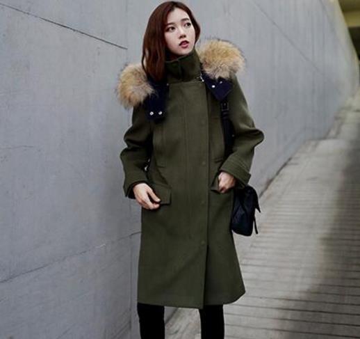 几款超具人气的毛领呢大衣:哪件大衣才是你的最爱 几款超具人气的毛领呢大衣:哪件大衣才是你的最爱