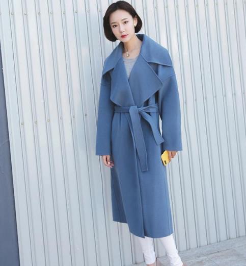 几款超具人气的毛领呢大衣:哪件大衣才是你的最爱 几款超具人气的毛领呢大衣:哪件大衣才是你的最爱