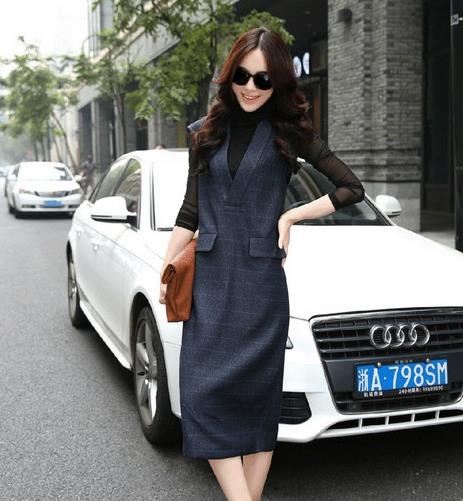 手拿包搭配高腰OL两件套背心裙：十足的OL范儿（图）