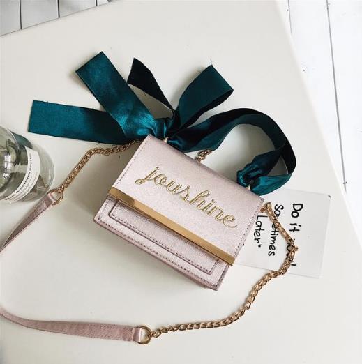 最值得收入囊中的5款链条刺绣单肩包:简约复古风 最值得收入囊中的5款链条刺绣单肩包:简约复古风