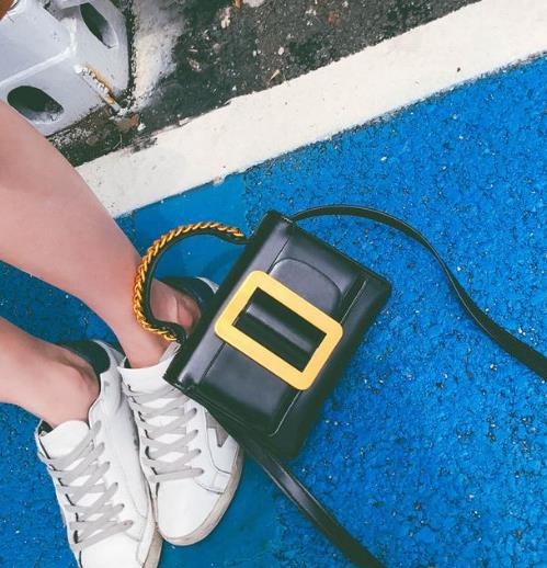 最值得收入囊中的5款链条刺绣单肩包:简约复古风 最值得收入囊中的5款链条刺绣单肩包:简约复古风