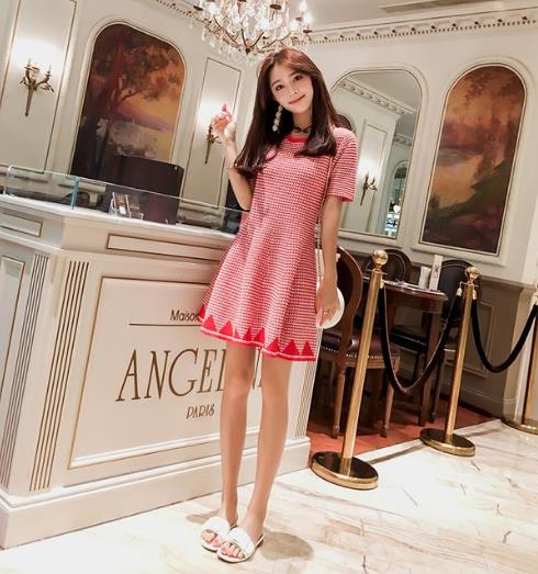 棉麻无袖格子连衣裙怎么搭配鞋子:文艺范十足(图) 棉麻无袖格子连衣裙怎么搭配鞋子:文艺范十足(图)