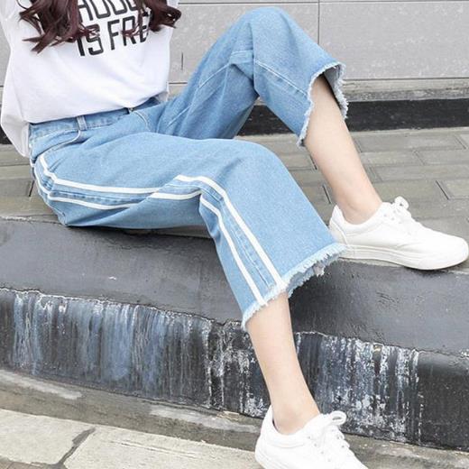 高腰宽松阔腿牛仔裤搭配：阔腿牛仔裤才是最流行的