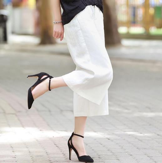 高腰宽松阔腿牛仔裤搭配：阔腿牛仔裤才是最流行的