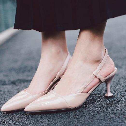 爱追求品质的优雅女人,会一眼爱上这5款高跟凉鞋 爱追求品质的优雅女人,会一眼爱上这5款高跟凉鞋