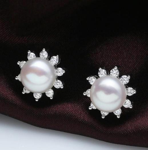 珍珠耳钉怎么搭配：珍珠耳钉彰显低调奢华（图）