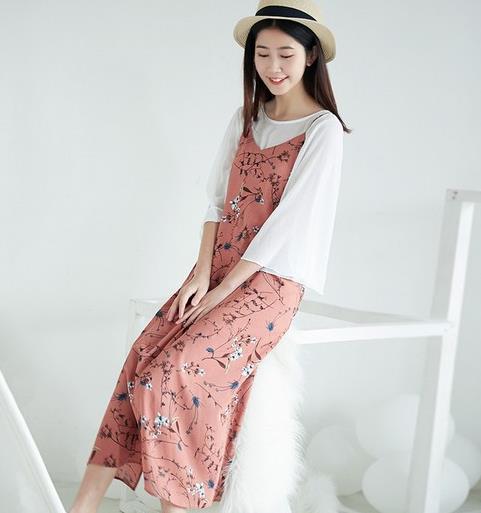 高跟凉鞋搭配镂空蕾丝吊带裙套装：彰显女性知性气质