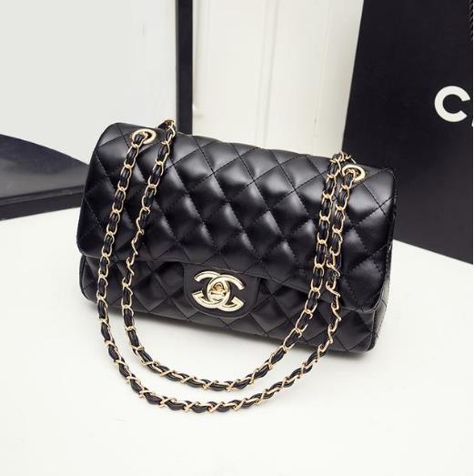 手提包搭配抹胸吊带两件套：5款彰显女性典雅端庄