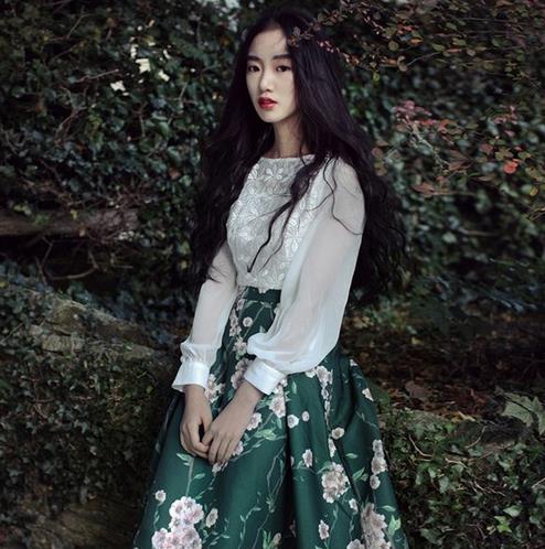 5款露背透视欧根纱碎花裙搭配：高端优雅女神范