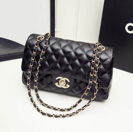 5款单肩撞色链条小方包搭配：打造简约欧美范（图）