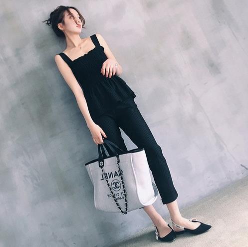 性感两件套:优雅又前卫,分分钟引爆回头率(图) 性感两件套:优雅又前卫,分分钟引爆回头率(图)