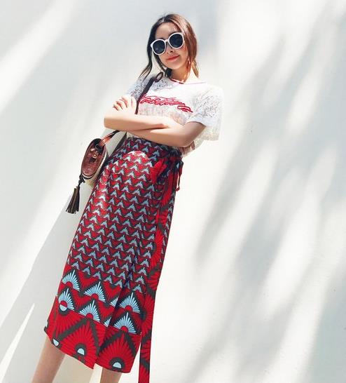 性感两件套：优雅又前卫，分分钟引爆回头率（图）