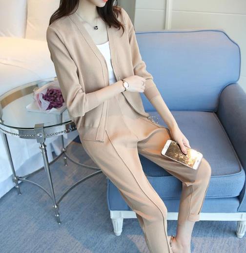 单穿打底都很美的条纹半身裙套装:少女感爆棚(图) 单穿打底都很美的条纹半身裙套装:少女感爆棚(图)