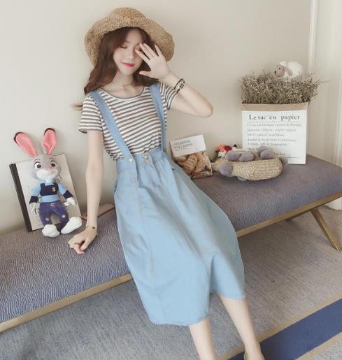 5款减龄扮嫩的条纹背带裙:让女人的年龄成为秘密 5款减龄扮嫩的条纹背带裙:让女人的年龄成为秘密