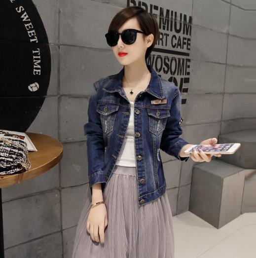 做旧牛仔外套怎么搭配：休闲百搭外套推荐（图）