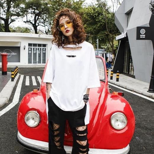 真丝T恤口袋上衣怎么搭配裤子：彰显青春甜美风（图）