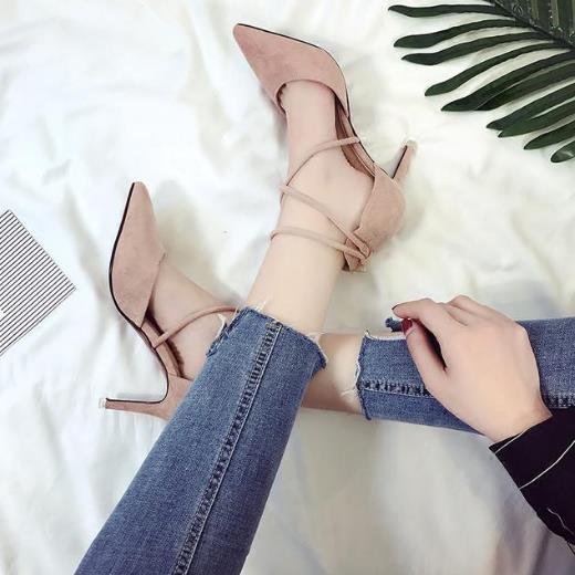 尖头超细跟浅口高跟鞋：彰显清新典雅女人味（图)