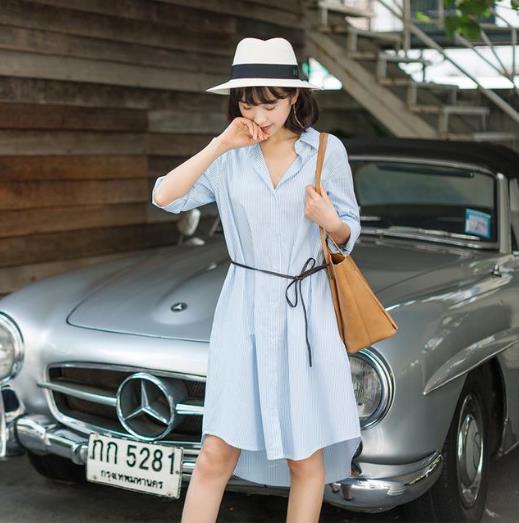 蓝白竖条纹衬衫裙的多种搭配:彰显优雅性感气息 蓝白竖条纹衬衫裙的多种搭配:彰显优雅性感气息