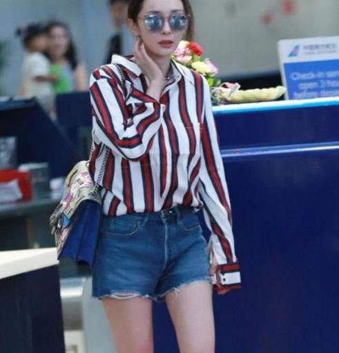 明星同款显瘦毛边热裤搭配:青春时尚短裤分享(图) 明星同款显瘦毛边热裤搭配:青春时尚短裤分享(图)