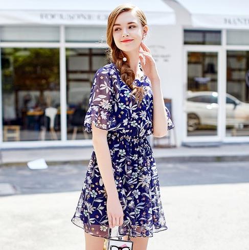 气质连衣裙：这几款连衣裙一定是约会的首选（图）