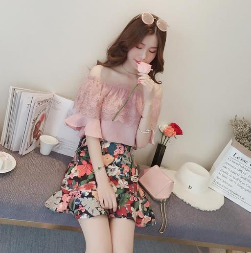 喇叭袖打底衫怎么搭配下装:满满的文艺气息(图) 喇叭袖打底衫怎么搭配下装:满满的文艺气息(图)