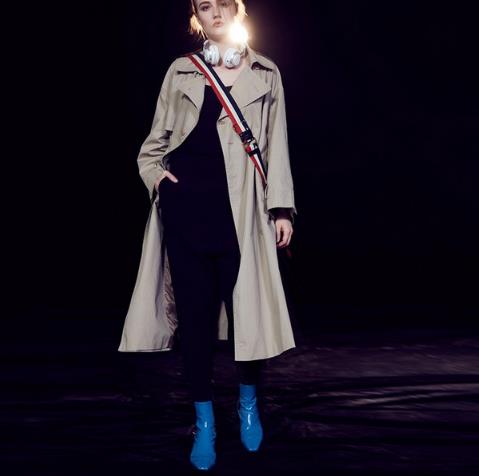 宽松系带中长风衣的多种搭配:5款时尚风衣推荐(图) 宽松系带中长风衣的多种搭配:5款时尚风衣推荐(图)