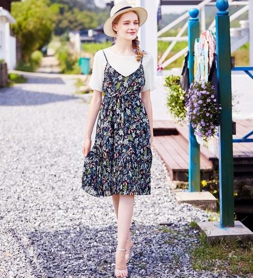 喇叭袖连衣裙：这样穿喇叭袖连衣裙一定耐看不俗气(图)