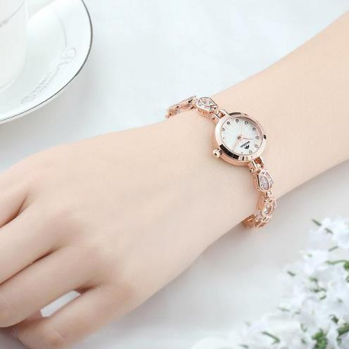 6款小巧皮带手表搭配:彰显简洁大方文艺范(图) 6款小巧皮带手表搭配:彰显简洁大方文艺范(图)