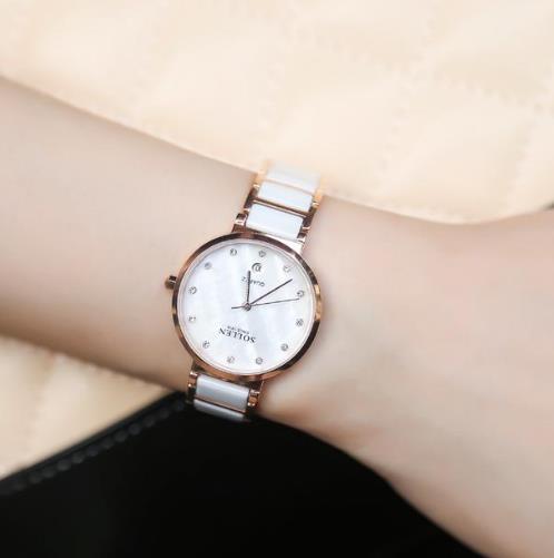 6款小巧皮带手表搭配：彰显简洁大方文艺范（图）