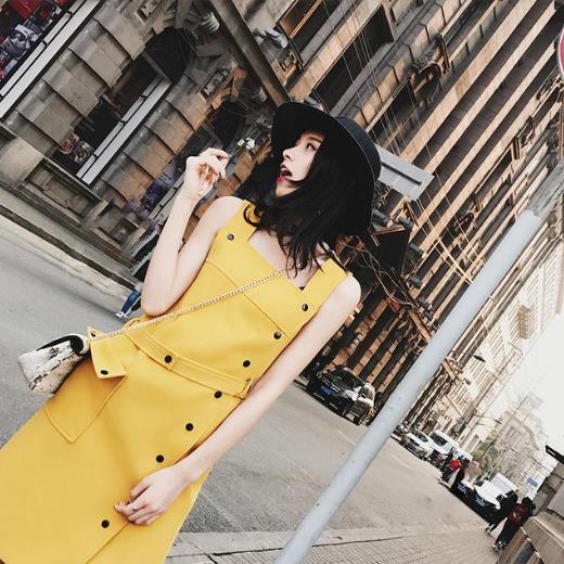6款气质V领拼接连衣裙搭配：时尚大方连衣裙分享
